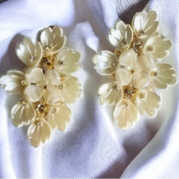 Pearl Flower Stud Dangle Earrings - Picture 4 of 6